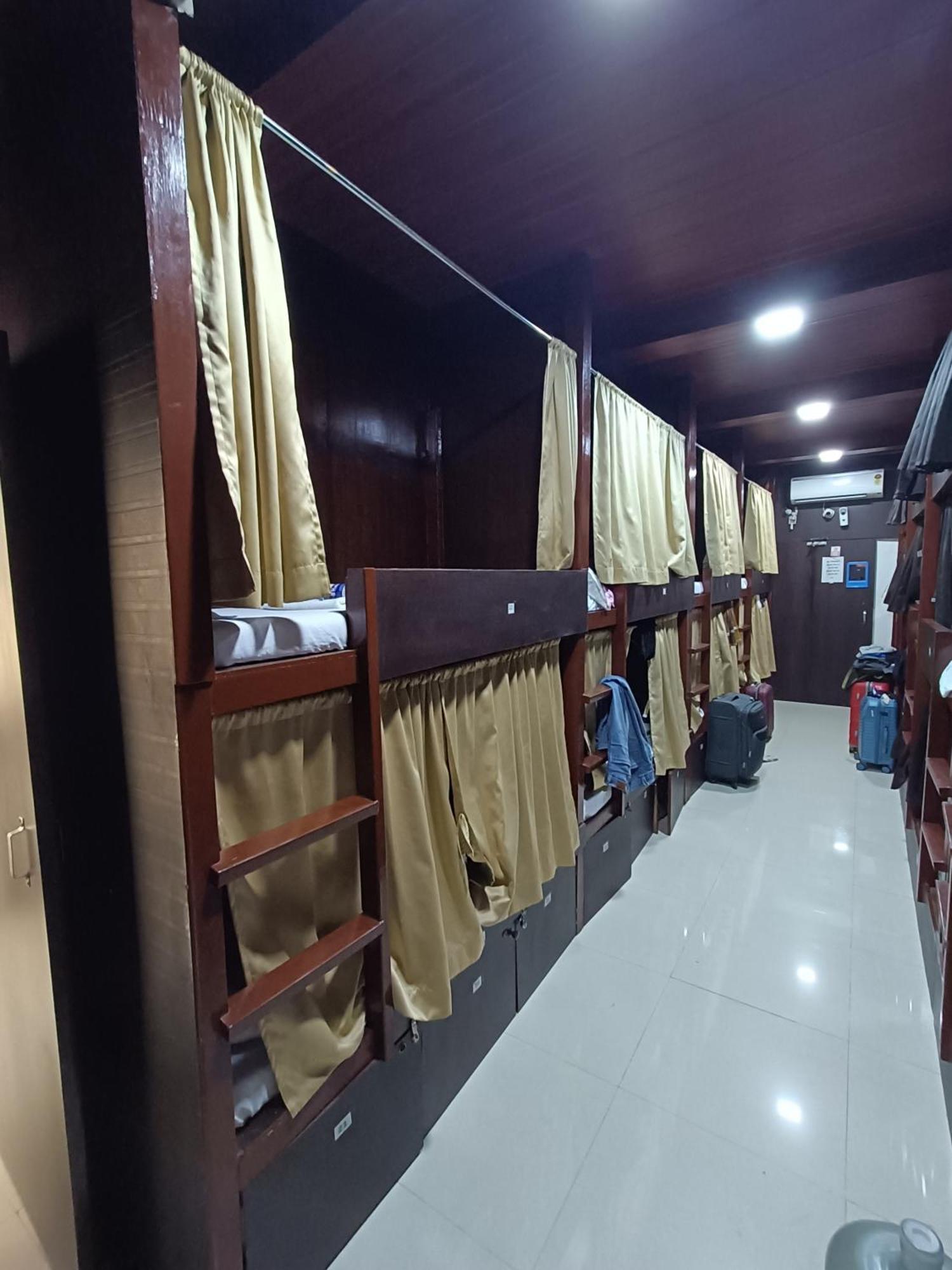 Asra Dormitory For Male And Female Bombaim Exterior foto