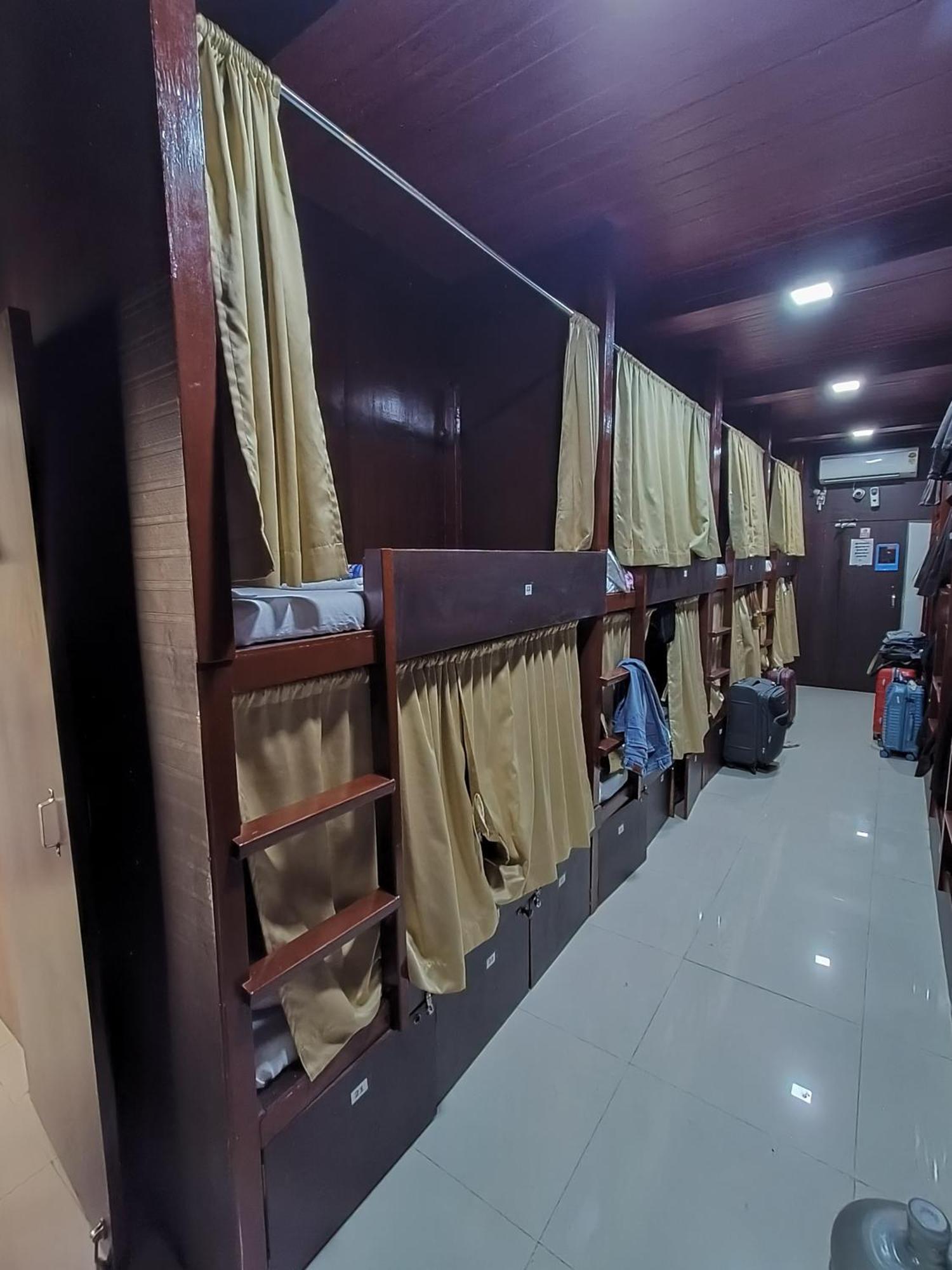 Asra Dormitory For Male And Female Bombaim Exterior foto