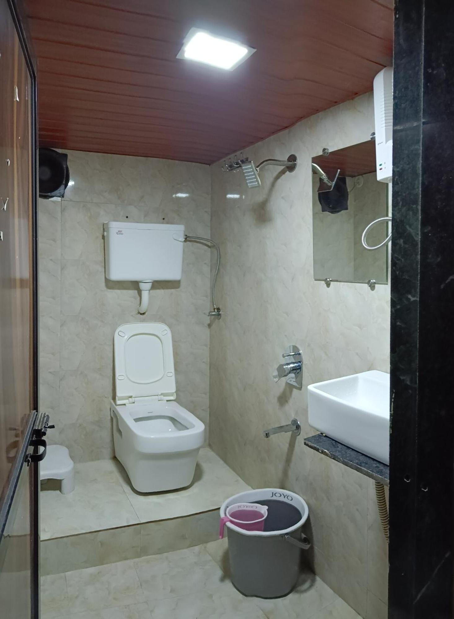 Asra Dormitory For Male And Female Bombaim Exterior foto