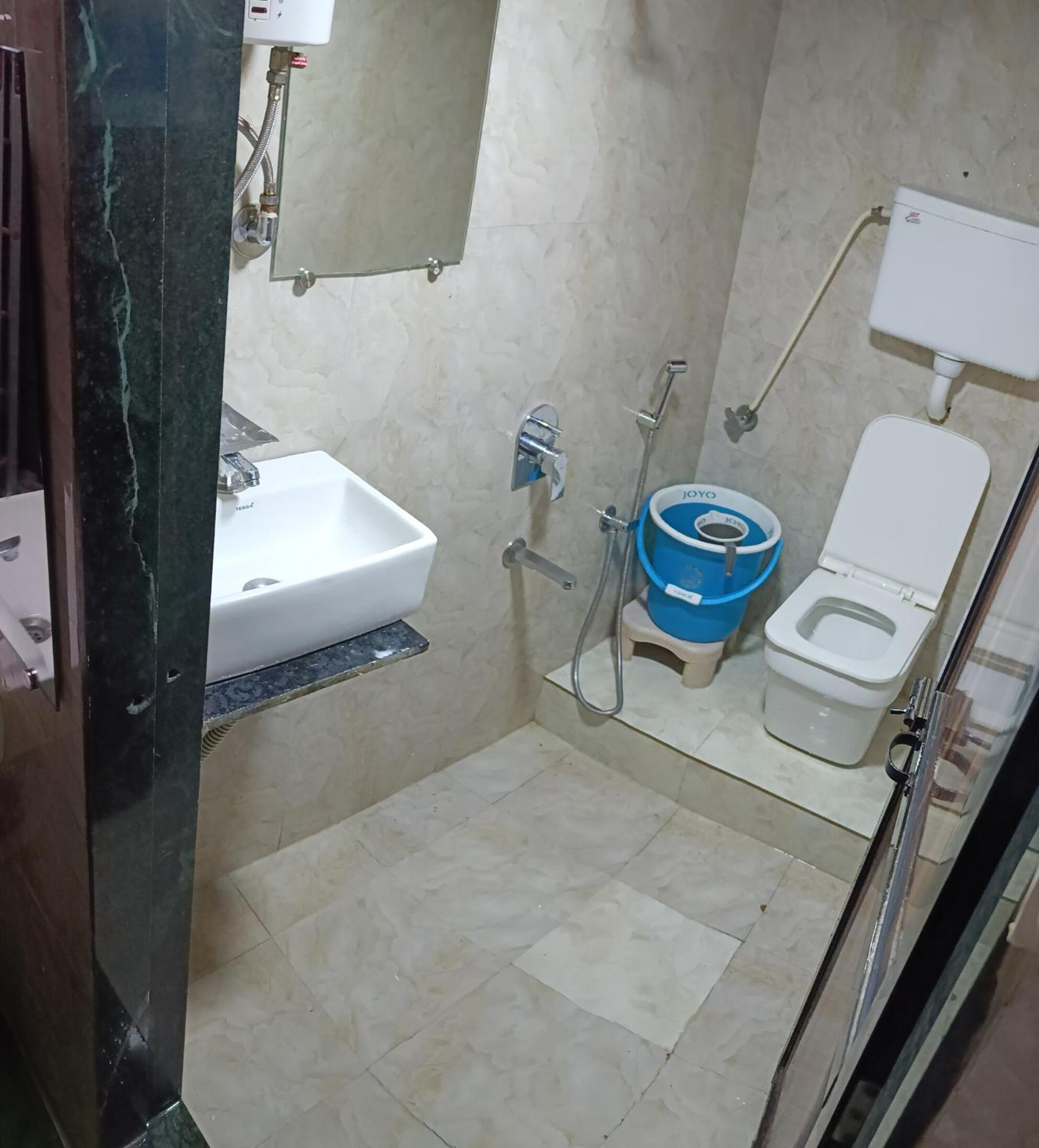 Asra Dormitory For Male And Female Bombaim Exterior foto