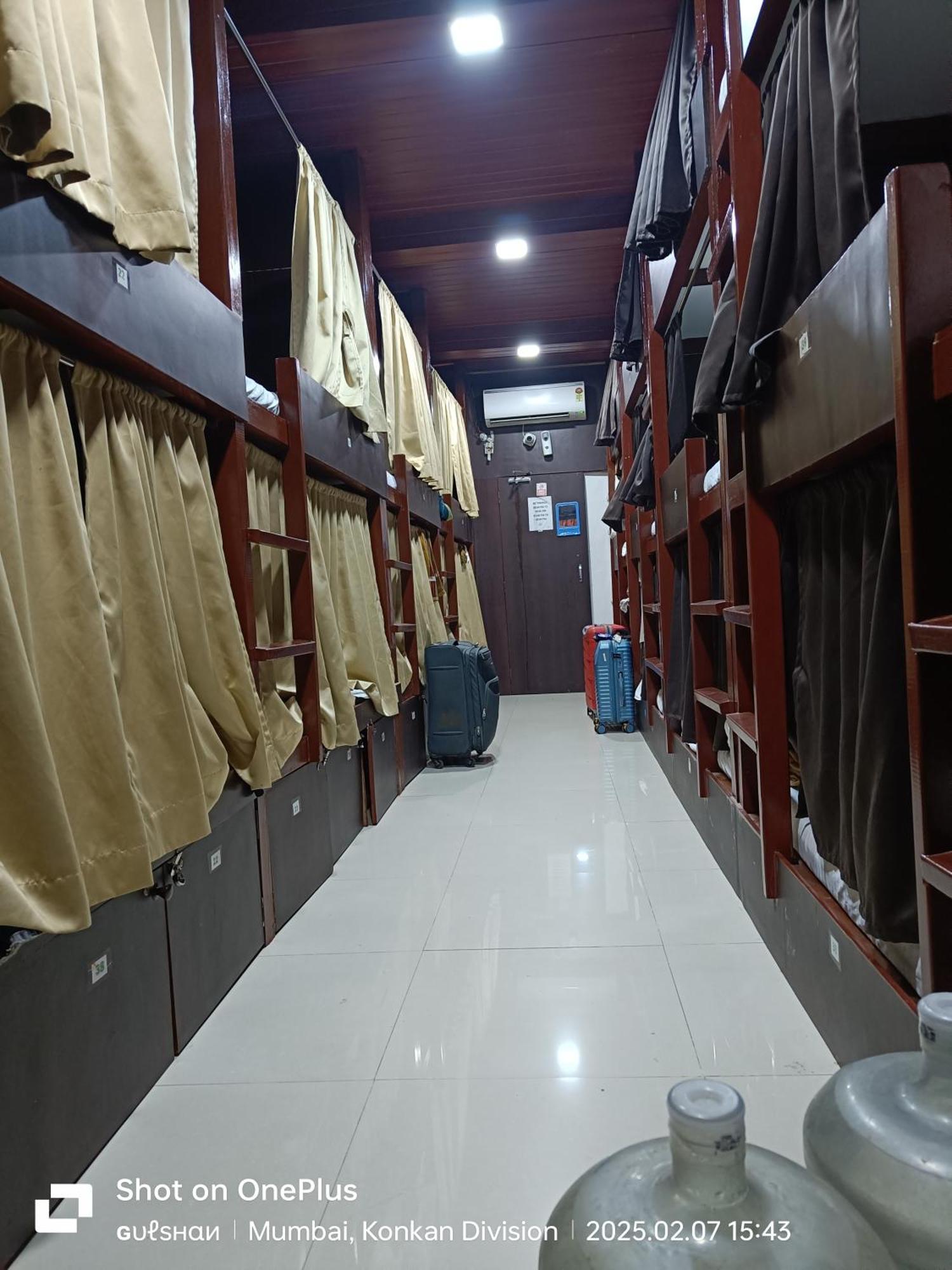 Asra Dormitory For Male And Female Bombaim Exterior foto