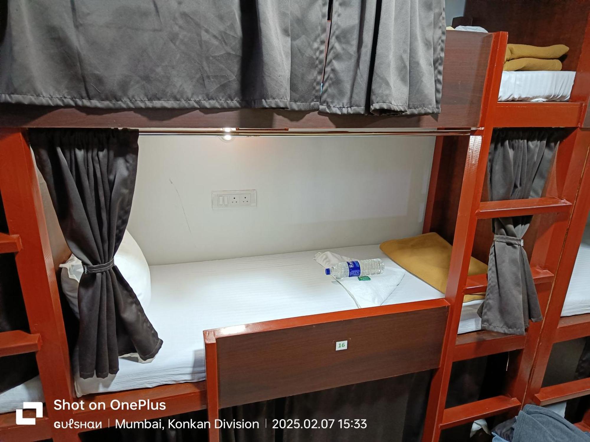 Asra Dormitory For Male And Female Bombaim Exterior foto